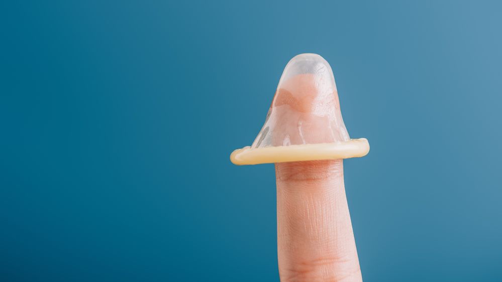 Kondomy jako ochrana před koronavirem? Jejich využití je spíš komické